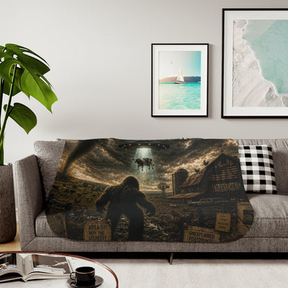 Bigfoot UFO Encounter Sherpa Fleece Blanket